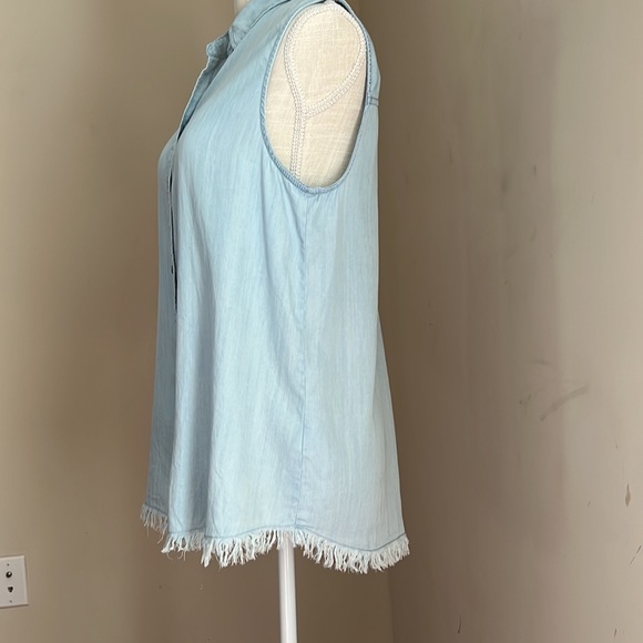 beachlunchlounge Women’s Lyocell Sleeveless Button Down Shirt Size: M - Picture 3 of 7